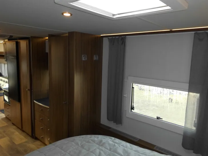 Fahrzeugbild Polar 730 QA Customized LEDER KLIMA SOUND++ #15