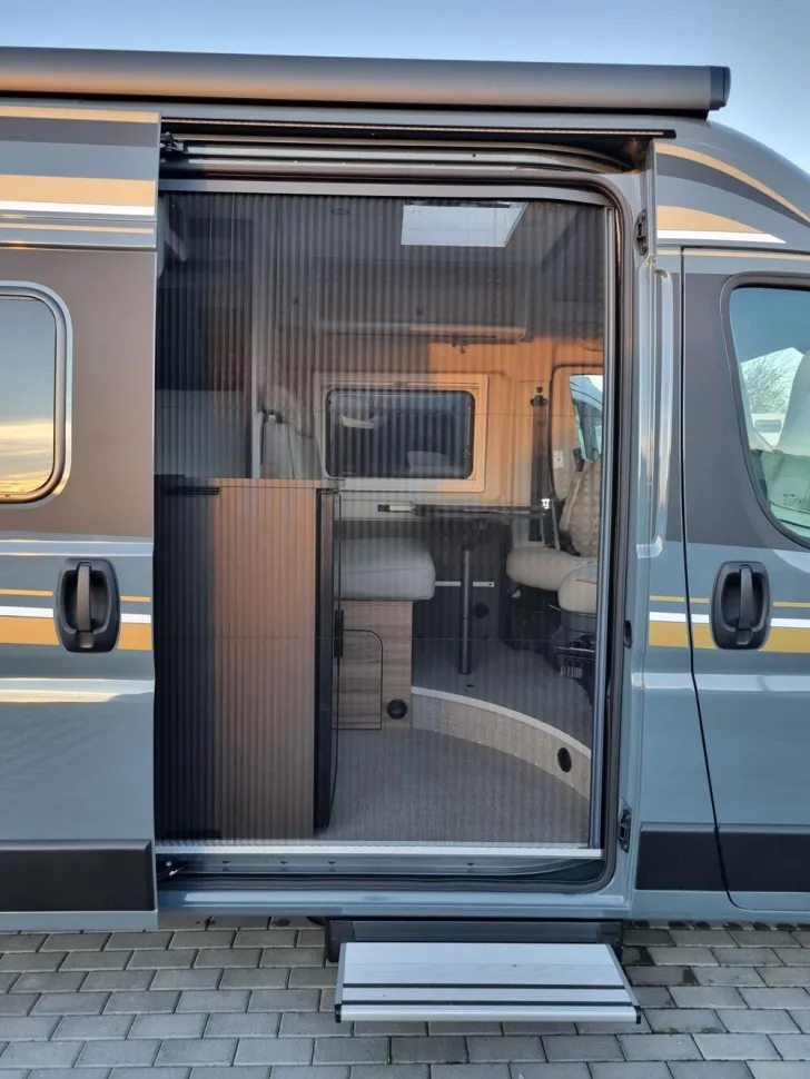 Fahrzeugbild Bürstner B66 C 600 #23