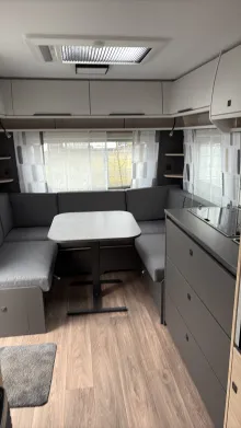 Sicht vorne-hinten Fendt Apero 465 SFB Sofort verfügbar