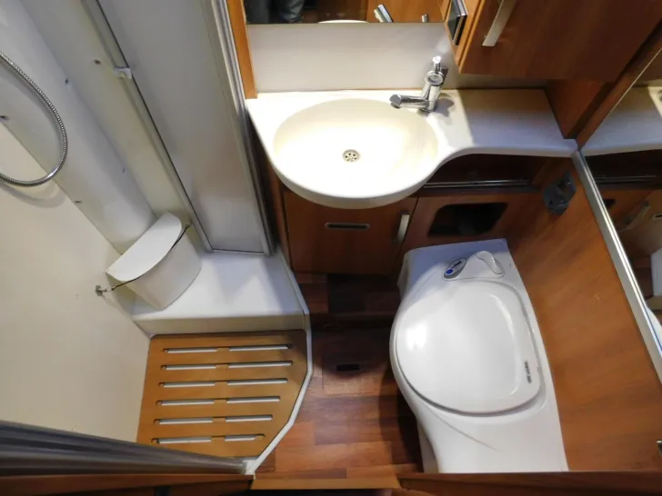 Fahrzeugbild Hymer Exsis-t 588 Luftfeder, Hytraulikstützen, 3xSolar #16