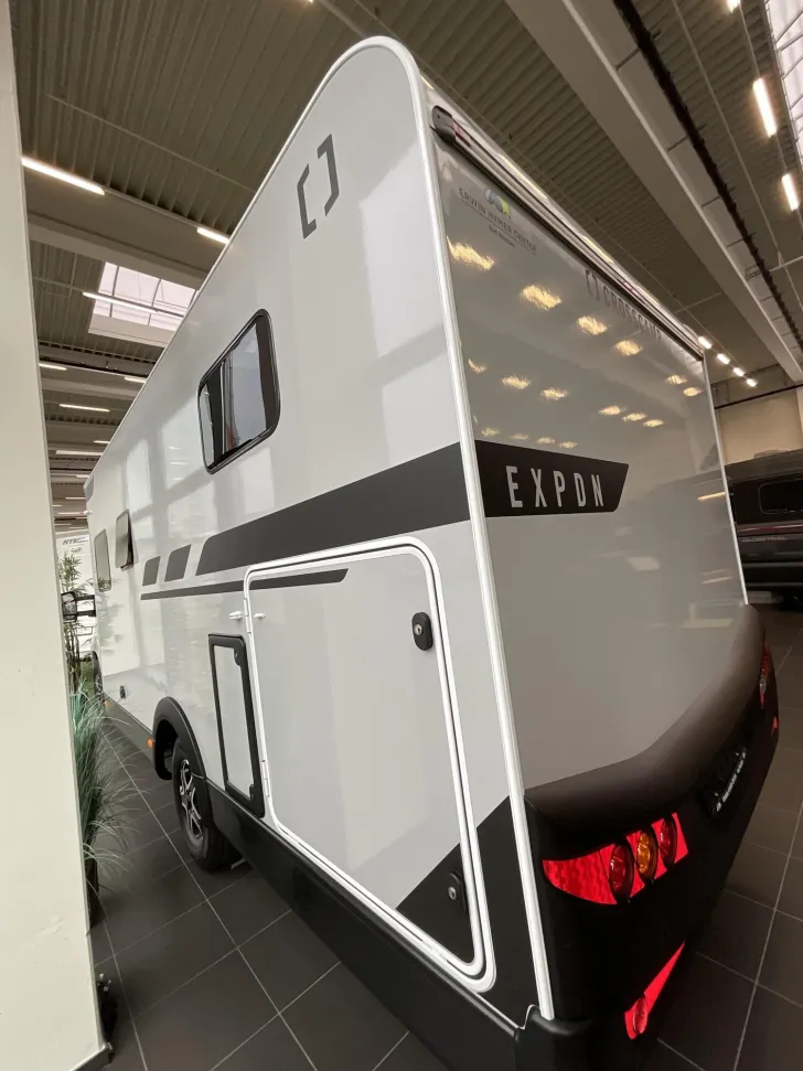 Fahrzeugbild Crosscamp EXPDN T 7.4 E Peugeot Hubbett, Router, TV, #6