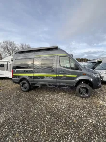 Fahrzeugbild Hymer Grand Canyon S CrossOver 600 Solar, AHK, Winterp #1