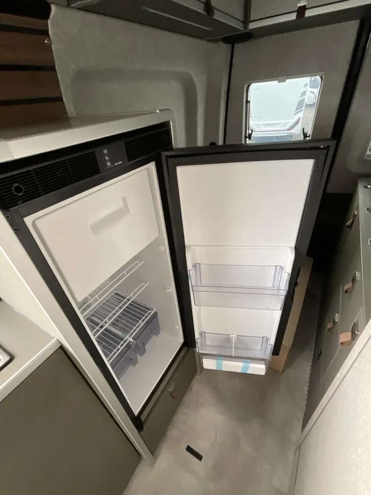 Fahrzeugbild Hymer Grand Canyon S CrossOver 600 Solar, AHK, Winterp #4