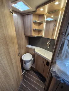 Bild 25 Knaus SKY TI 700 MEG -IC Line-