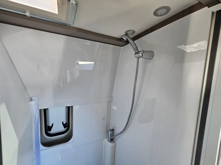 Fahrzeugbild Carado pro+ CV 600 8GAutomatik|190AH|LEDSW|Lanzarote-GR #12