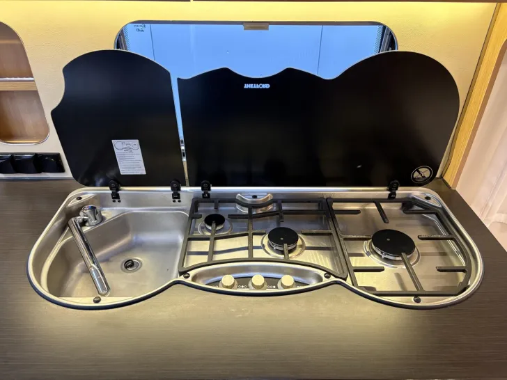 Fahrzeugbild LMC Musica 440D Fahrradträger/Autark-Paket #16