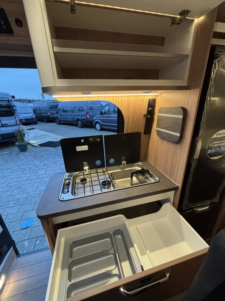 Fahrzeugbild Weinsberg CaraBus 630 ME EDITION [FIRE] 180PS Automatik, AHK VeloSwing #11