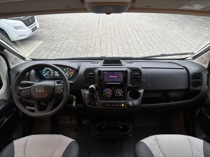 Fahrzeugbild Weinsberg CaraBus 630 ME EDITION [FIRE] 180PS Automatik, AHK VeloSwing #15