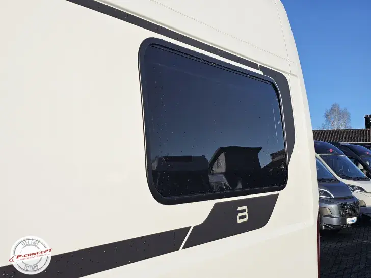 Fahrzeugbild Bürstner Papillon PC 6.0 **auf dem Hof*** #7