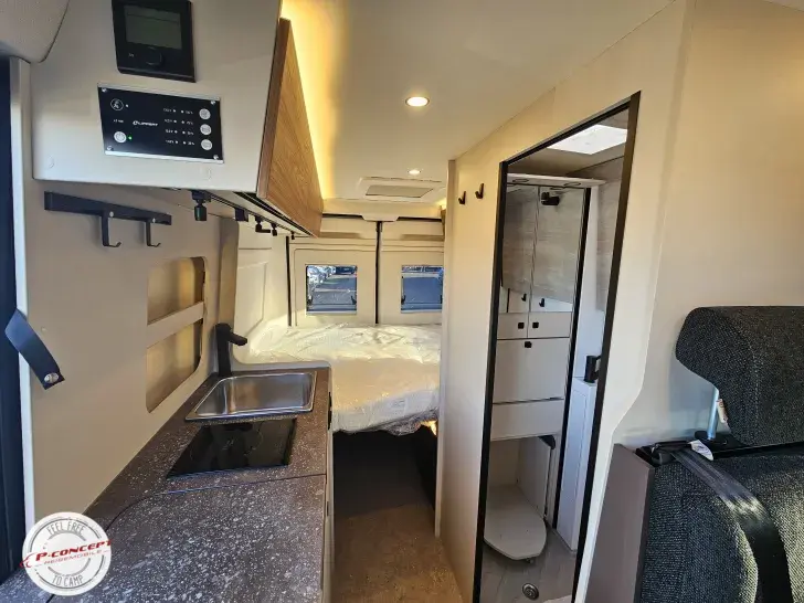 Fahrzeugbild Bürstner Papillon PC 6.0 **auf dem Hof*** #8