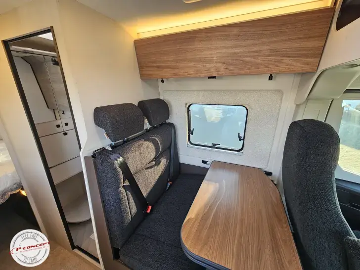 Fahrzeugbild Bürstner Papillon PC 6.0 **auf dem Hof*** #13