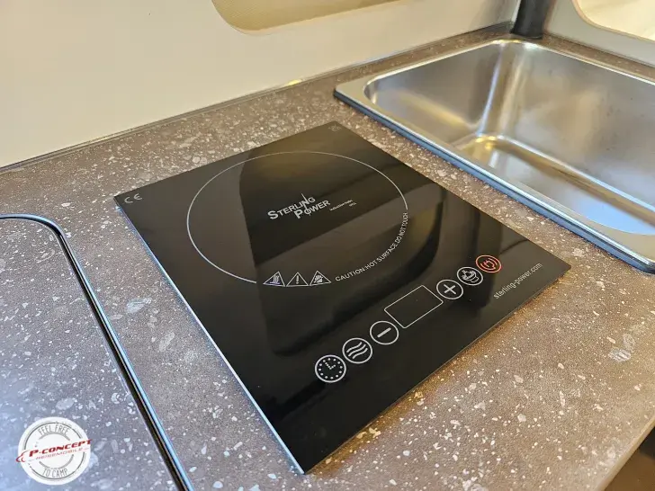 Fahrzeugbild Bürstner Papillon PC 6.0 **auf dem Hof*** #15