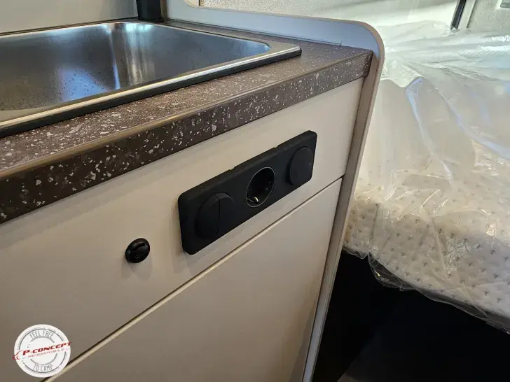 Fahrzeugbild Bürstner Papillon PC 6.0 **auf dem Hof*** #16