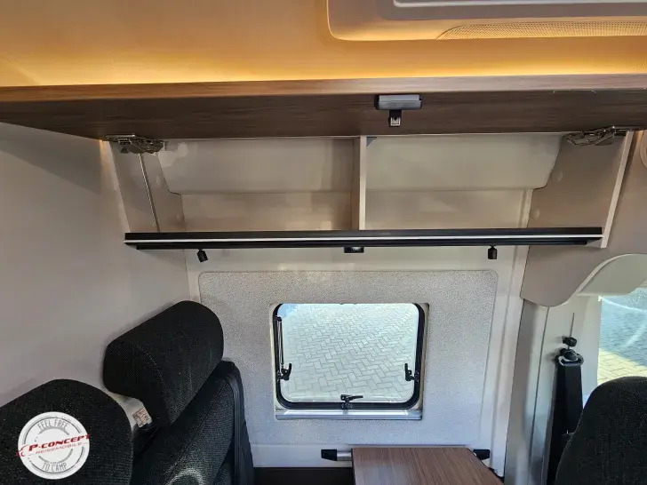 Fahrzeugbild Bürstner Papillon PC 6.0 **auf dem Hof*** #18