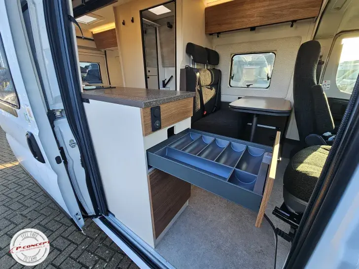 Fahrzeugbild Bürstner Papillon PC 6.0 **auf dem Hof*** #19