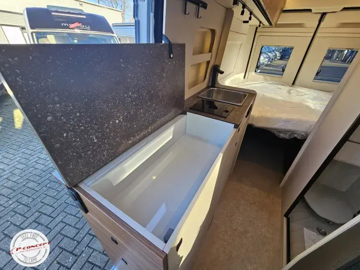 Fahrzeugbild Bürstner Papillon PC 6.0 **auf dem Hof*** #21