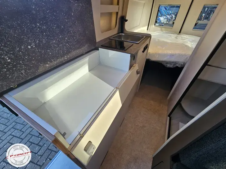 Fahrzeugbild Bürstner Papillon PC 6.0 **auf dem Hof*** #22