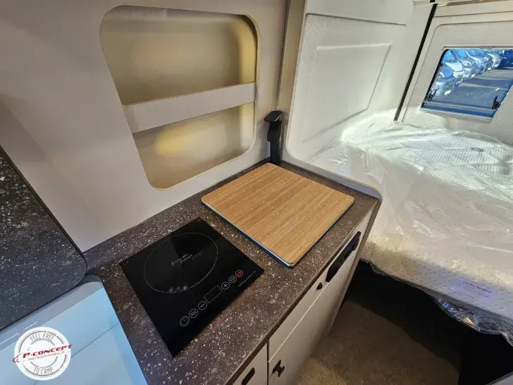 Fahrzeugbild Bürstner Papillon PC 6.0 **auf dem Hof*** #24