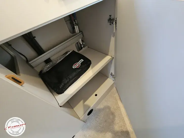 Fahrzeugbild Bürstner Papillon PC 6.0 **auf dem Hof*** #25