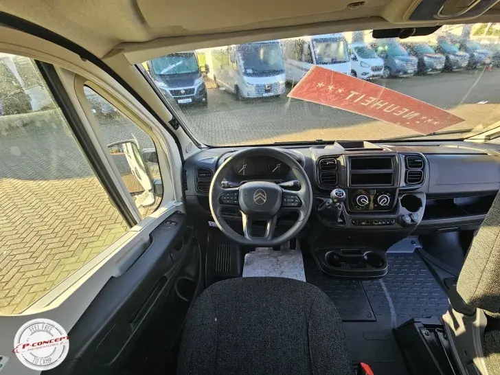 Fahrzeugbild Bürstner Papillon PC 6.0 **auf dem Hof*** #27