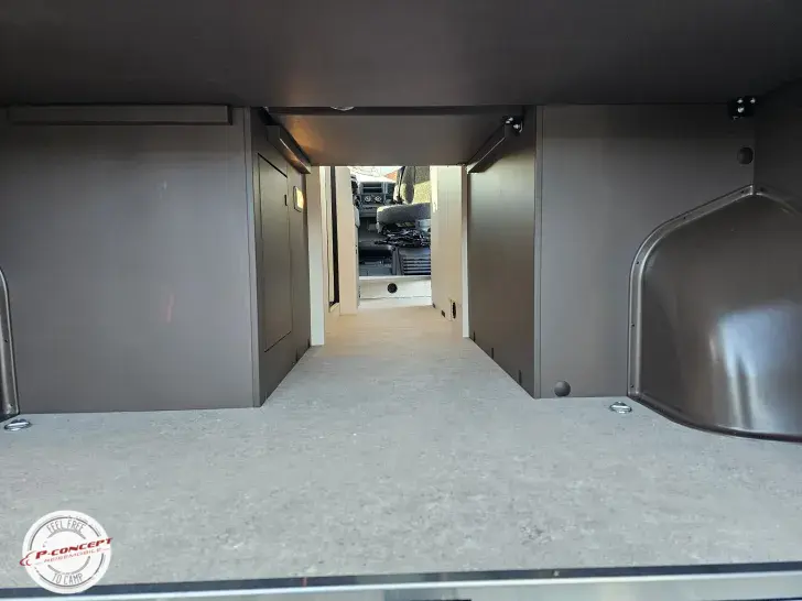 Fahrzeugbild Bürstner Papillon PC 6.0 **auf dem Hof*** #31