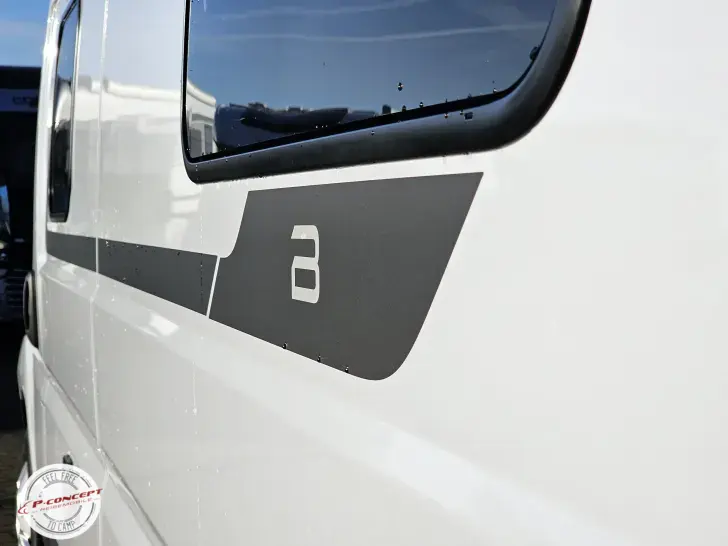 Fahrzeugbild Bürstner Papillon PC 6.0 **auf dem Hof*** #33