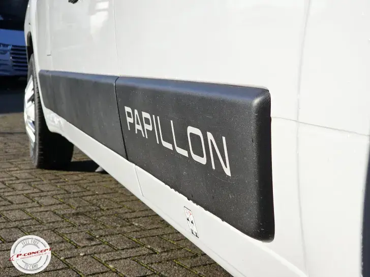 Fahrzeugbild Bürstner Papillon PC 6.0 **auf dem Hof*** #34