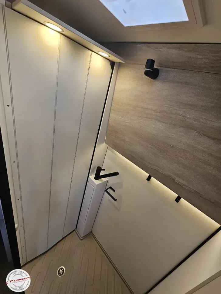 Fahrzeugbild Bürstner Papillon PC 6.0 **auf dem Hof*** #23