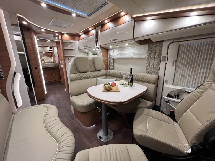 Fahrzeugbild Carthago chic c-line I 6.2 XL QB Mercedes (202) #18