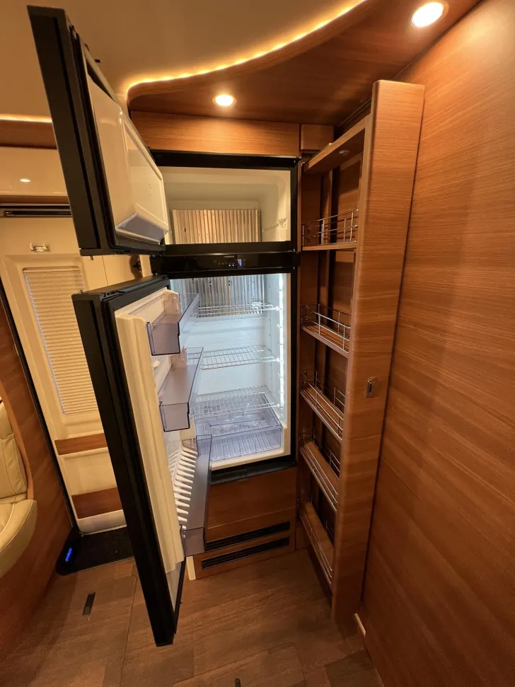 Fahrzeugbild Carthago chic c-line I 6.2 XL QB Mercedes (202) #24