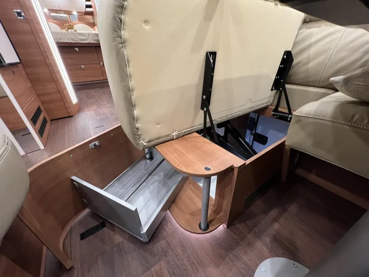 Fahrzeugbild Carthago chic c-line I 6.2 XL QB Mercedes (202) #38