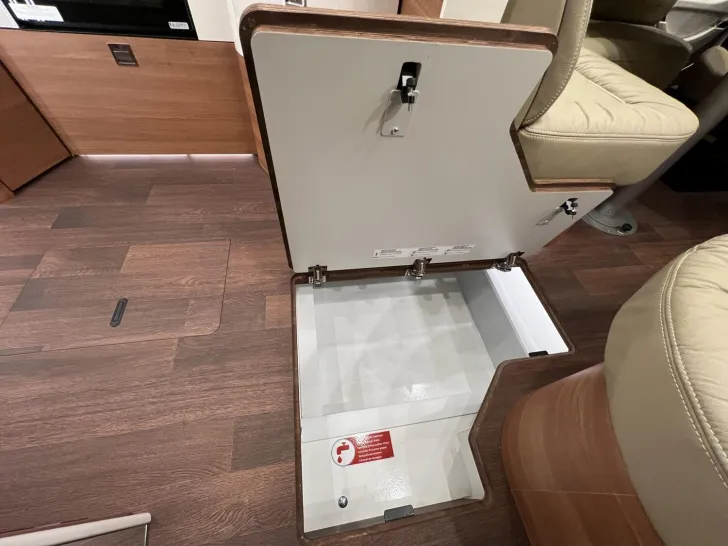 Fahrzeugbild Carthago chic c-line I 6.2 XL QB Mercedes (202) #41