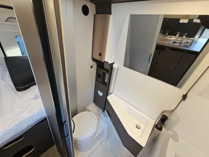 Fahrzeugbild Bürstner B66 600 C #13