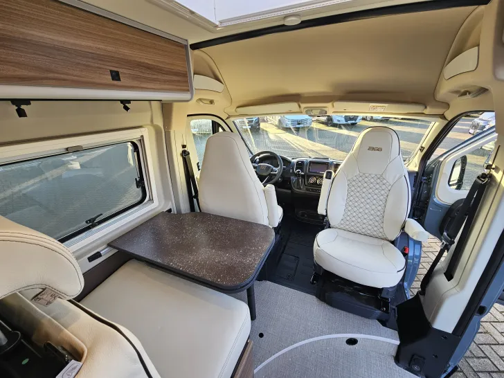 Fahrzeugbild Bürstner B66 600 C #15