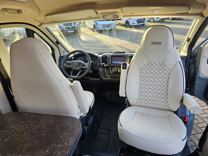 Fahrzeugbild Bürstner B66 600 C #17