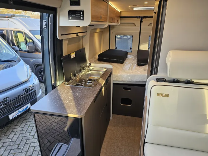 Fahrzeugbild Bürstner B66 600 C #18