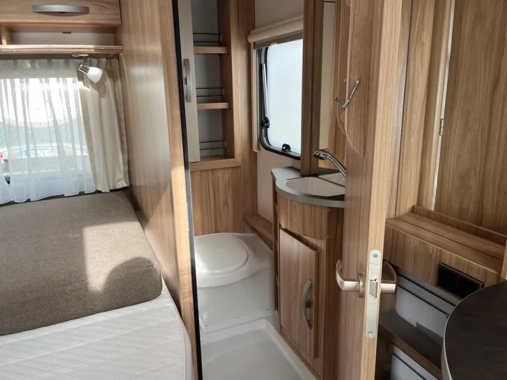 Fahrzeugbild Hymer Eriba Eriba Nova Nova L 465 Mwst. ausweissbar #11