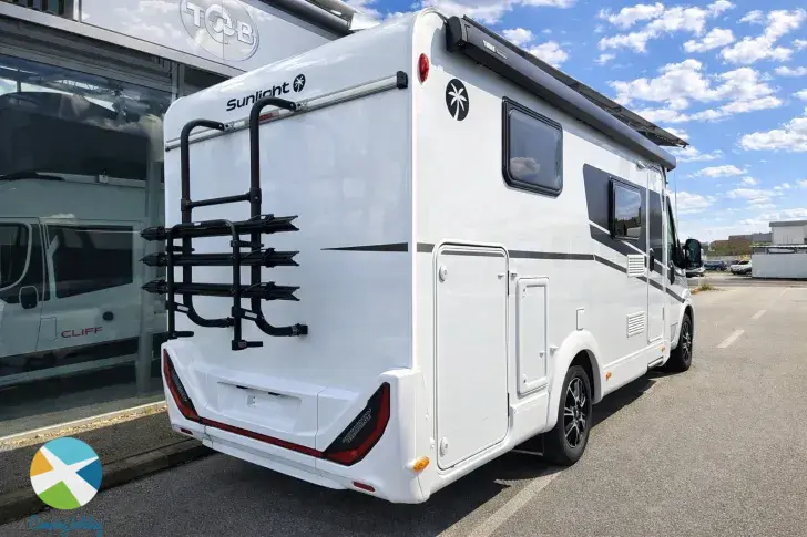 Schräg Vorne Sunlight V 66 Adventure Edition