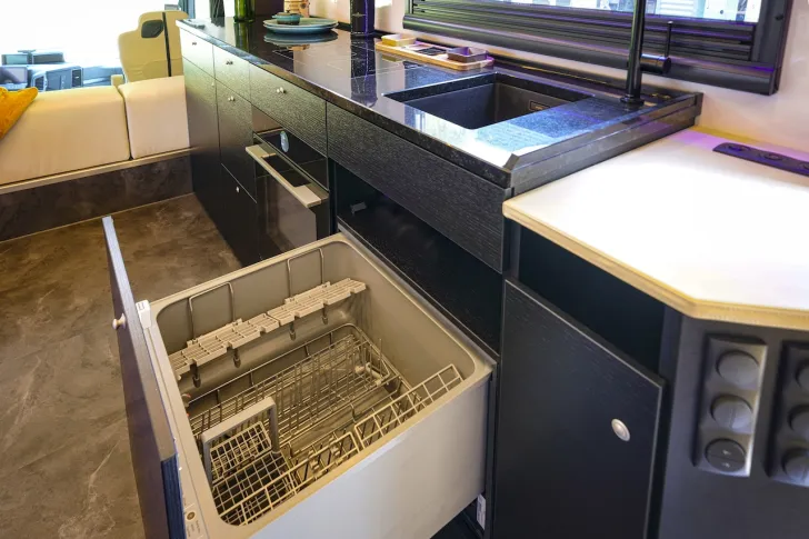 Fahrzeugbild RJH Excellence #11