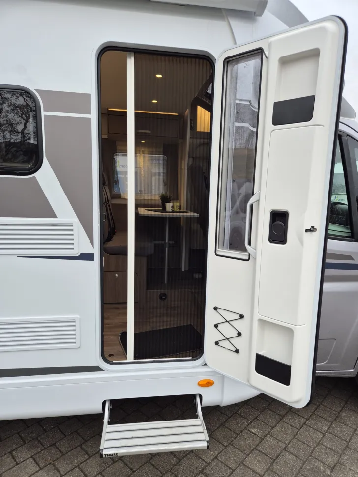 Fahrzeugbild Carado T135 pro+ *Hubbett*Combi-6E*Automatik* #8