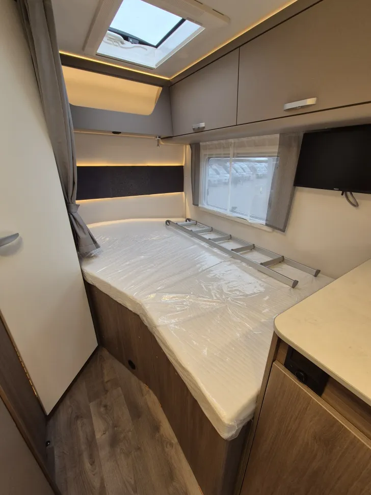 Fahrzeugbild Carado T135 pro+ *Hubbett*Combi-6E*Automatik* #25