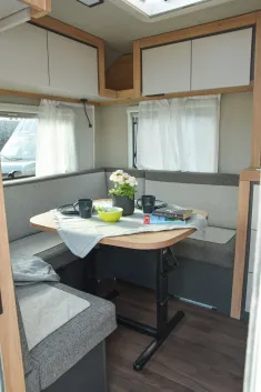 Bild 7 Knaus SPORT 450 FU *Ambientebel.*Duschausbau*