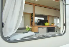 Bild 8 Knaus SPORT 450 FU *Ambientebel.*Duschausbau*