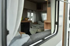 Bild 10 Knaus SPORT 450 FU *Ambientebel.*Duschausbau*