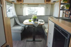 Bild 13 Knaus SPORT 450 FU *Ambientebel.*Duschausbau*