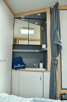 Bild 19 Knaus SPORT 450 FU *Ambientebel.*Duschausbau*