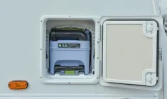 Bild 23 Knaus SPORT 450 FU *Ambientebel.*Duschausbau*