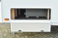Bild 24 Knaus SPORT 450 FU *Ambientebel.*Duschausbau*