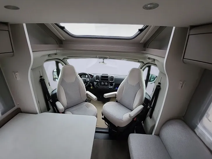 Fahrzeugbild Carado TEILINTEGRIERTE 448 #8