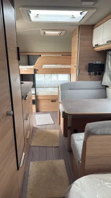 Sicht vorne-hinten Knaus Südwind 540 FDK Black Selection